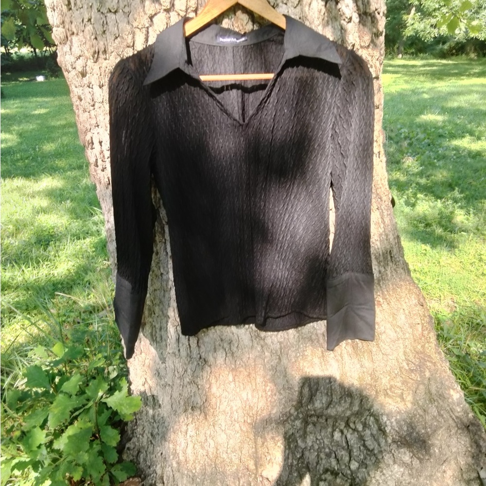 ⬇️Price Drop!⬇️Bentley Arbuckle Blouse in size 4